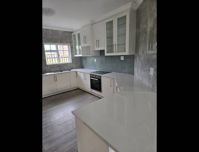 4 BEDROOM HOUSE FOR SALE IN MANDELA VIEW